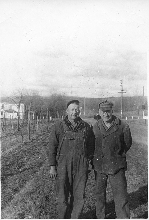 img-claude_canfield.1943.jpg img-claude_canfield.1943.jpg