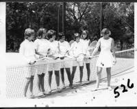 img-girls_by_tennis_net.1964.jpg img-girls_by_tennis_net.1964.jpg