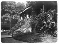 img-the_elms_house.14.jpg img-the_elms_house.14.jpg