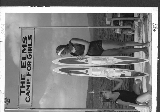 img-two_girls_under_banner.1963.jpg img-two_girls_under_banner.1963.jpg